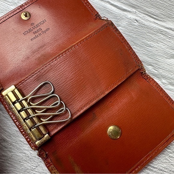 Louis Vuitton Epi leather 4 Ring Key Case. Brown. - Picture 5 of 15